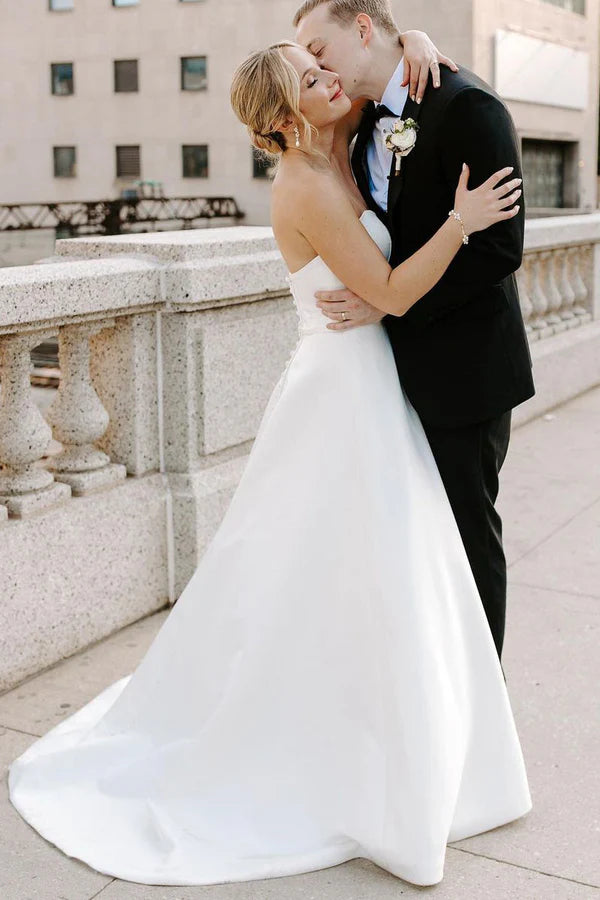 Buyishang A-Line Sweetheart White Satin Wedding Dresses