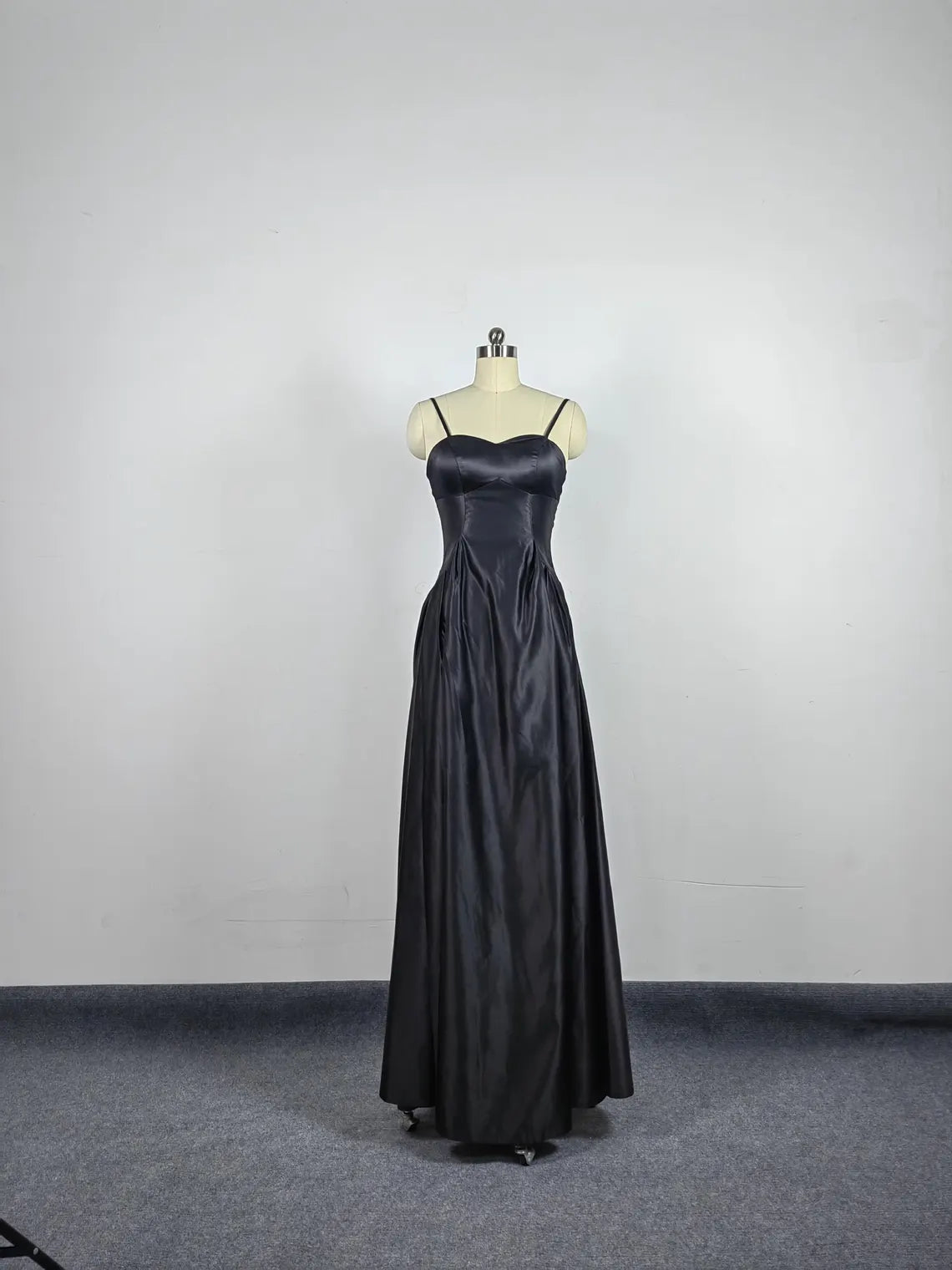 Buyishang Black A Line Long Prom Dress Strap Elegant Evening Party Dress Satin Open Back Formal Dress Wedding Bridesmaid Dress Cocktail Dress