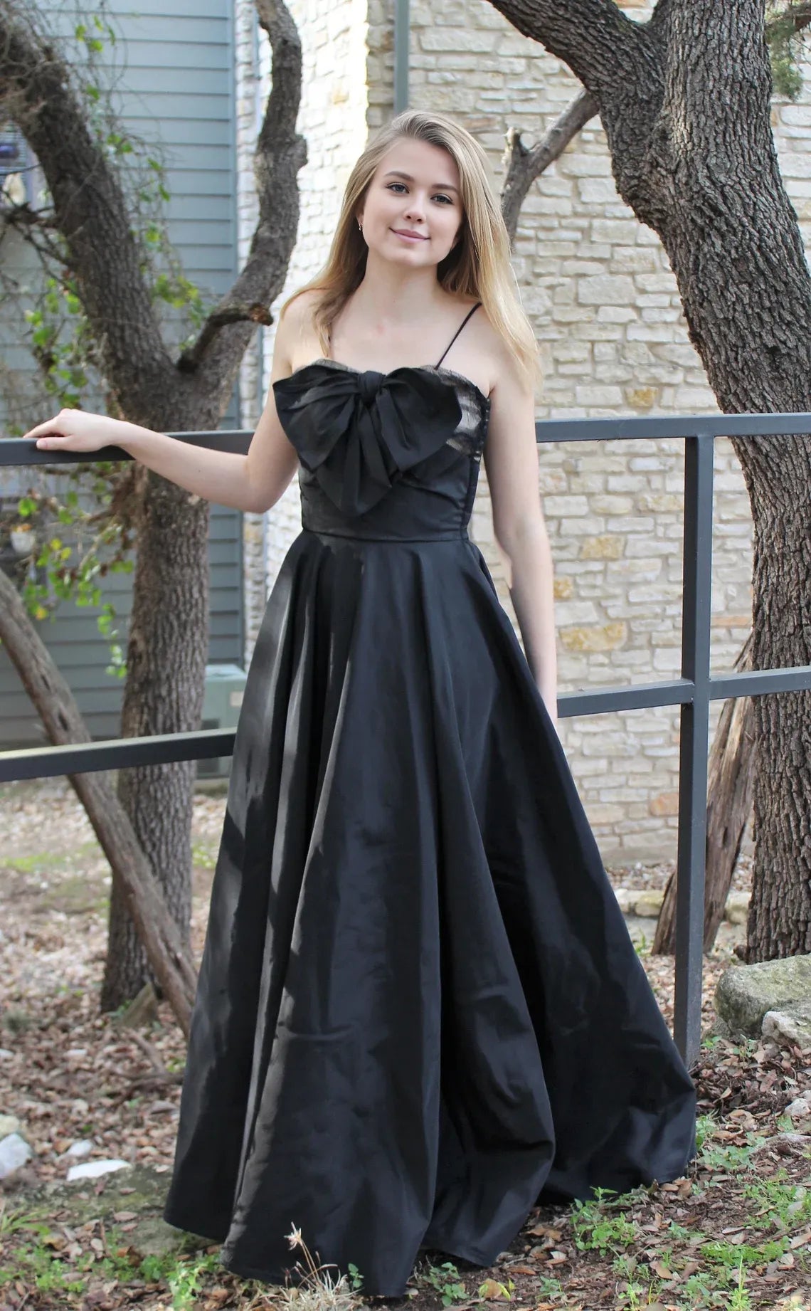 Buyishang Elegant Prom Dress Evening Gown Spaghetti Straps Fit And Flare Black Women