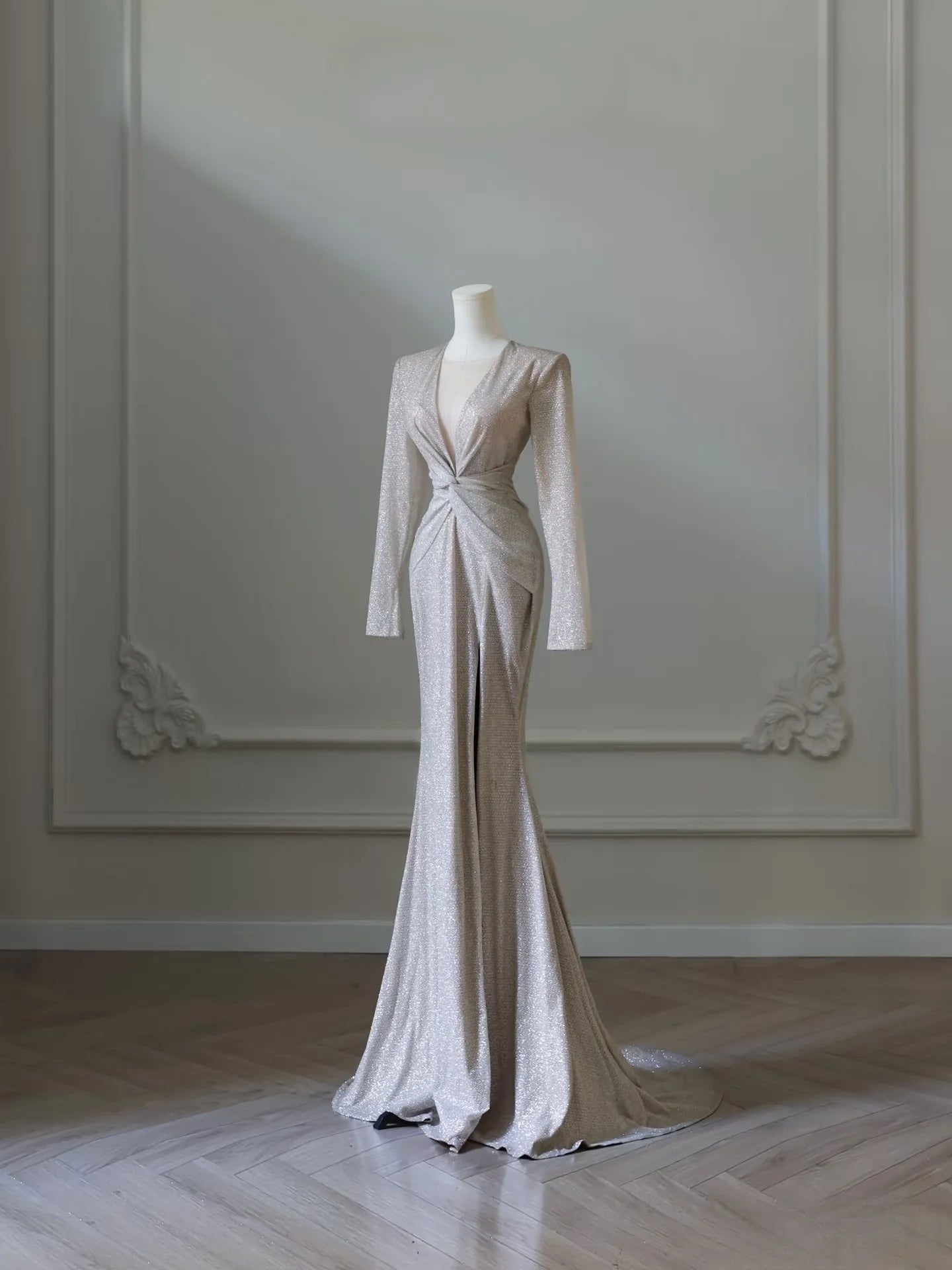 Buyishang Classy Mermaid V Neckline Long Sleeves Sequin Ruffles Long Evening Dress Prom Dresses