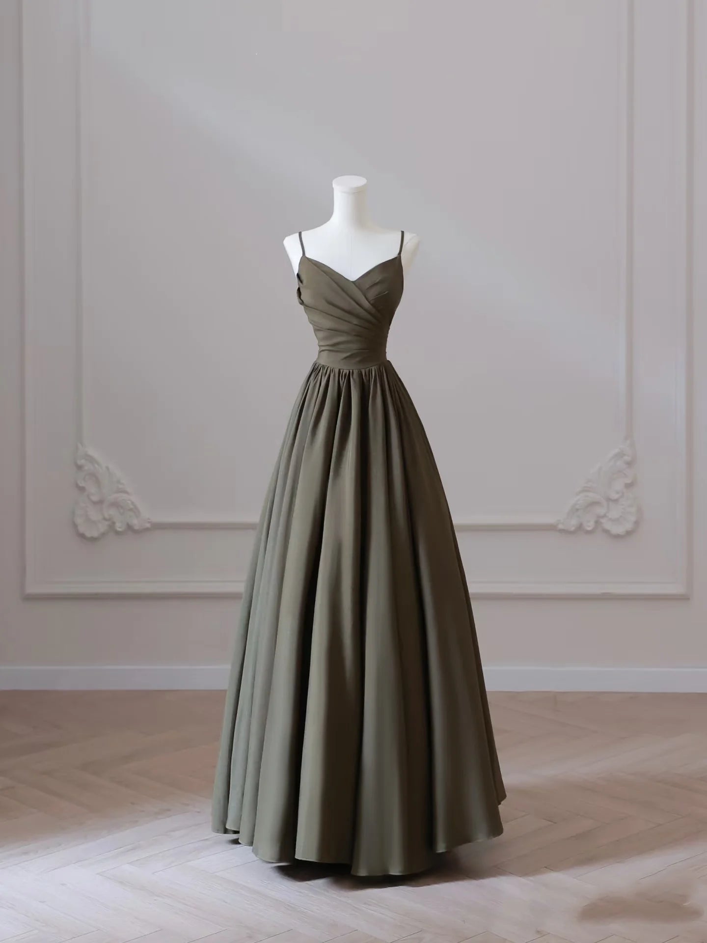 Buyishang Sexy A Line Spaghetti Straps Satin Long Prom Dresses Evening Gowns