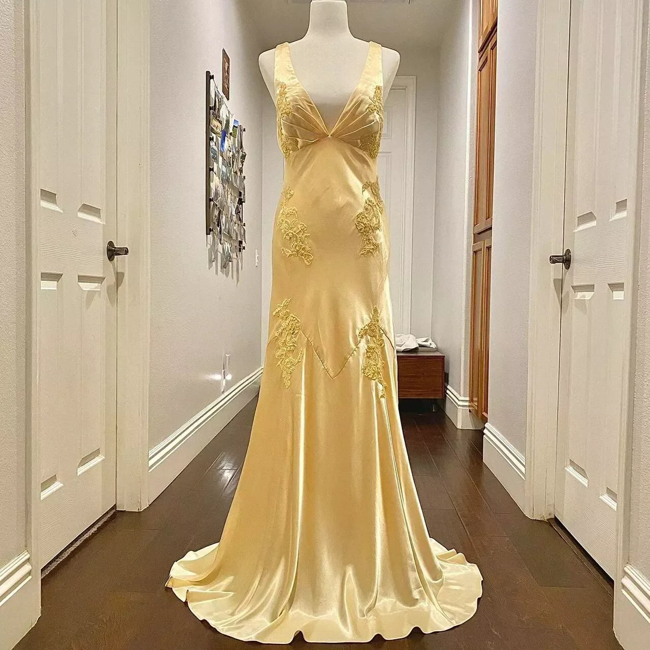Buyishang Elegant Pretty Mermaid Spaghetti Straps Yellow Backless Long Party Dresses Prom Dresses