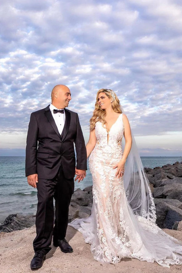 Buyishang Mermaid V Neck Tulle Wedding Dresses with Train