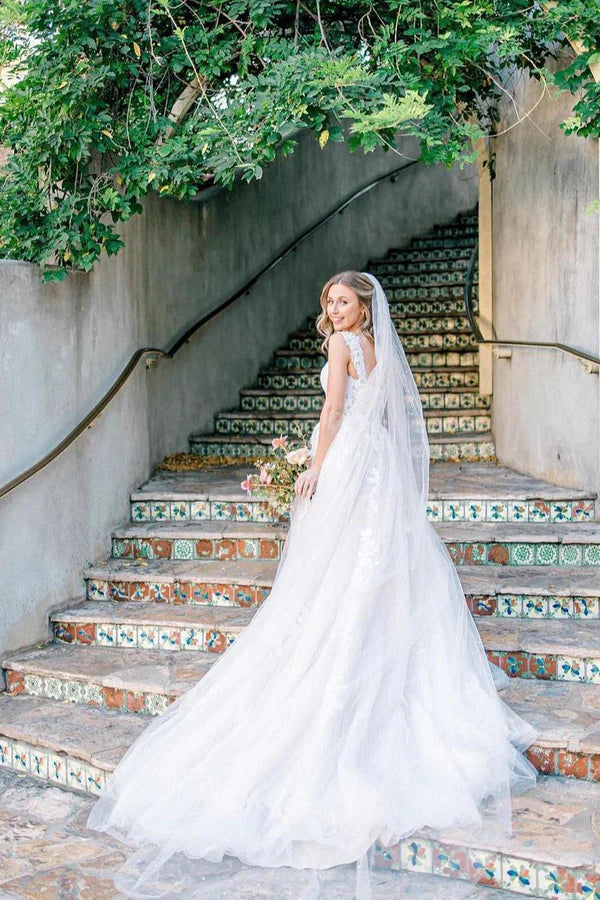 Buyishang Vintage A-Line V Neck Tulle Appliques Wedding Dresses