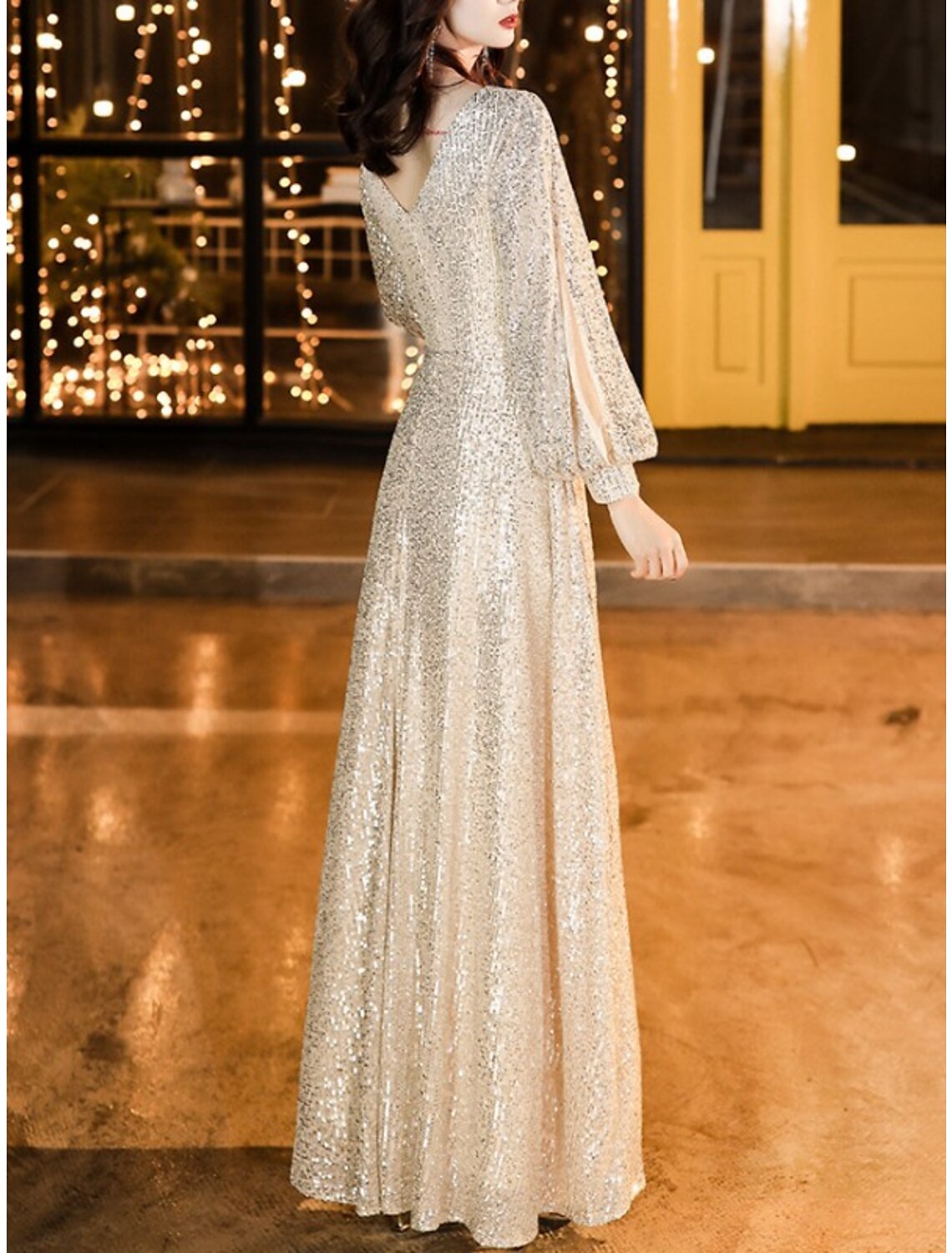 Sheath / Column Mother of the Bride Dress Minimalist Sparkle & Shine Petite V Neck Floor Length Sequined Long Sleeve with Pleats Solid Color