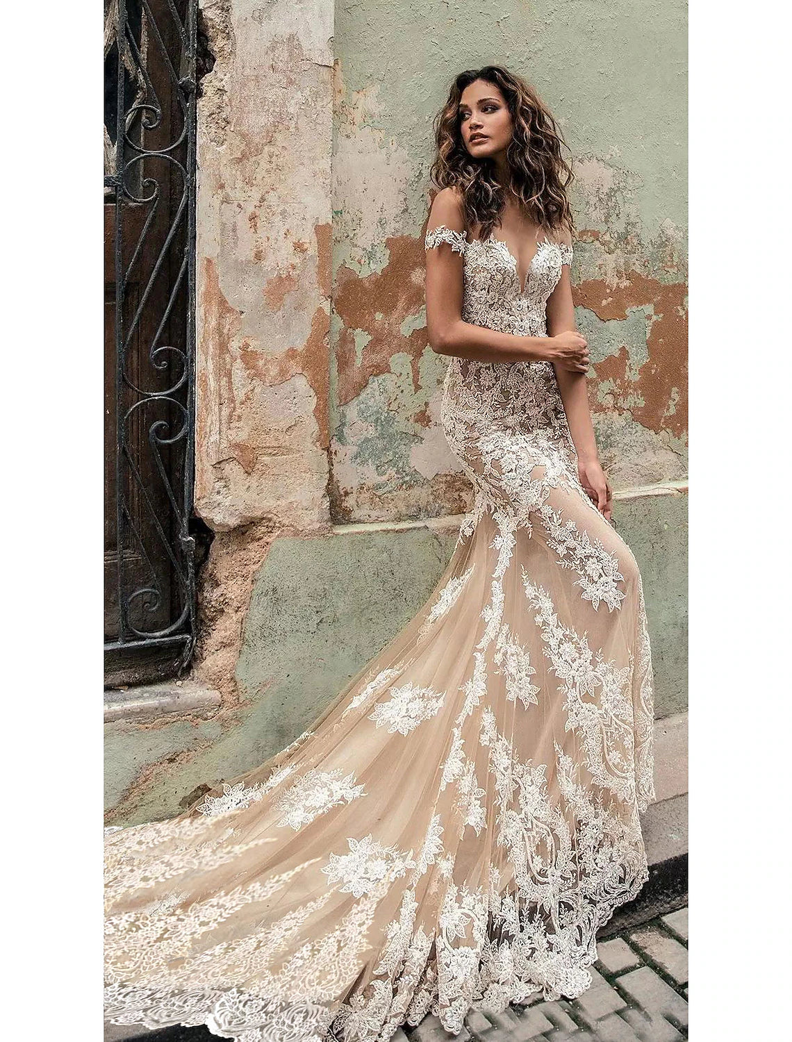 Wedding Dresses in Color Formal Wedding Dresses Mermaid / Trumpet Off Shoulder Cap