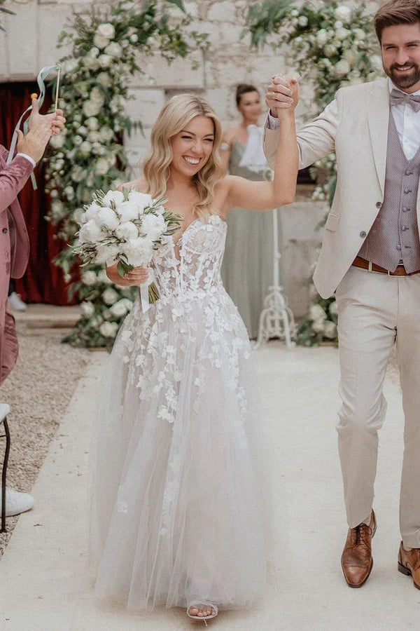 Buyishang A-Line Sweetheart Tulle Wedding Dresses with Appliques