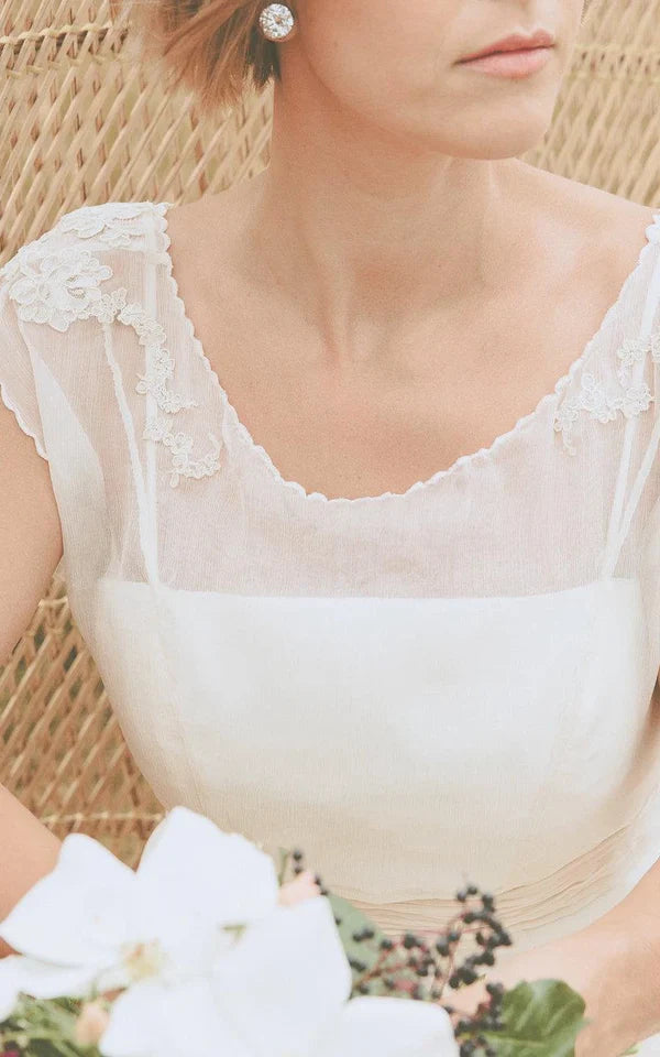 Buyishang Belle Crinkle Low Back In Dark Ivory Wedding Dress