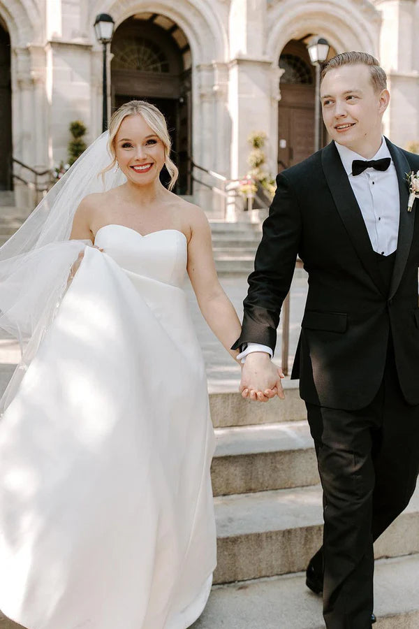 Buyishang A-Line Sweetheart White Satin Wedding Dresses