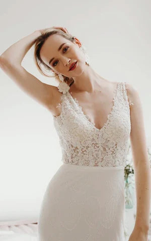 Buyishang Lace Sleeveless Elegant Mermaid Plunging V-neck Bridal Gown With Deep V-back And Buttons