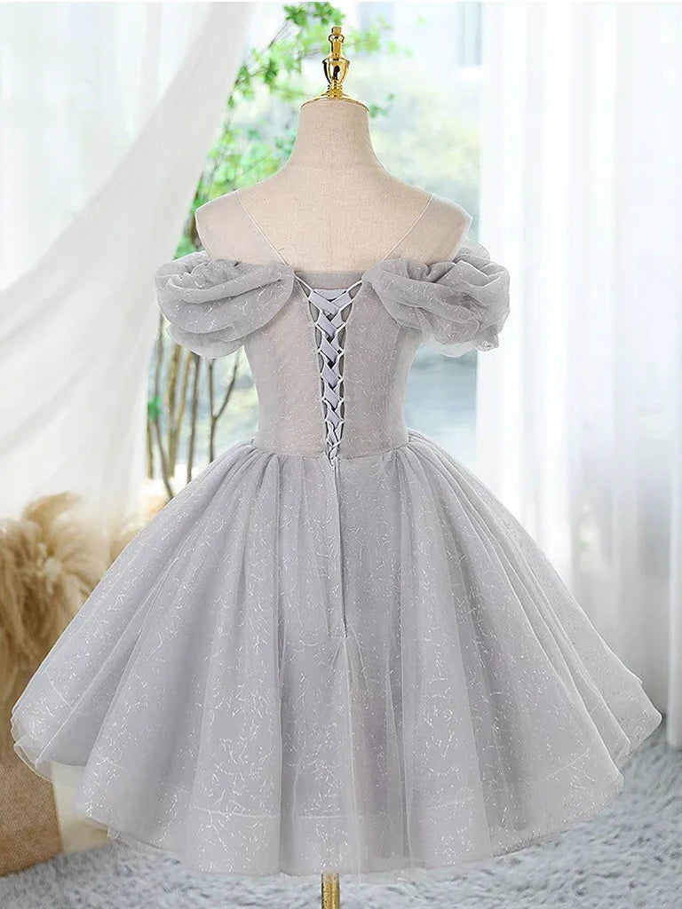 Buyishang A-Line Scoop Neckline Off Shoulder Tulle Gray Short Prom Dress with Lace Beads