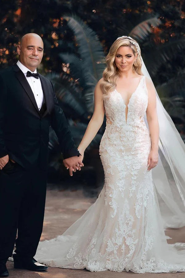 Buyishang Mermaid V Neck Tulle Wedding Dresses with Train