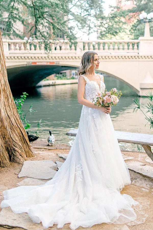 Buyishang Vintage A-Line V Neck Tulle Appliques Wedding Dresses