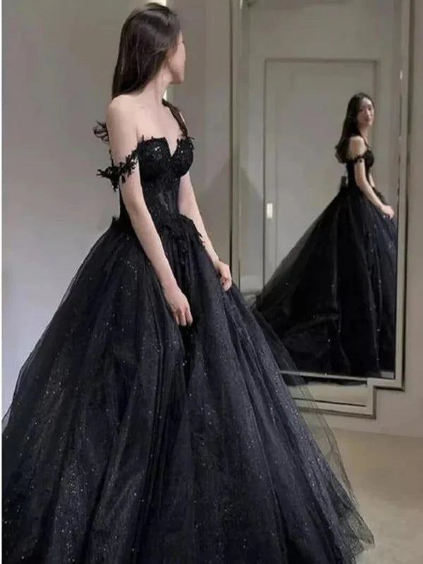 Buyishang A Line Black Gothic Wedding Dresses Off the Shoulder Lace Tulle