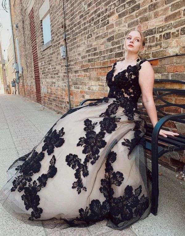 Buyishang Black Champagne Open Back Court Train Wedding Dress With Appliques