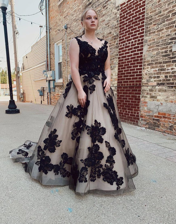 Buyishang Black Champagne Open Back Court Train Wedding Dress With Appliques