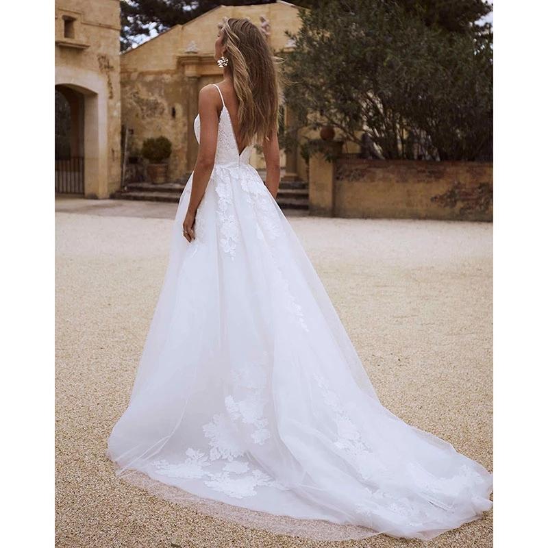 Bohemian Wedding Dresses Beach With Lace Appliques Spaghetti Strap Wedding Gowns