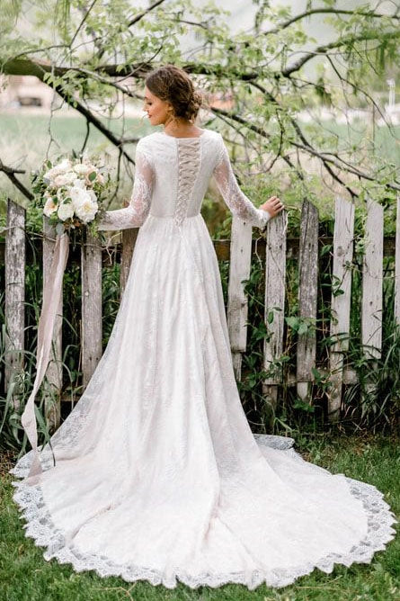 Bohemian A-Line Round Neck Lace Ivory Floor-Length Wedding Dress