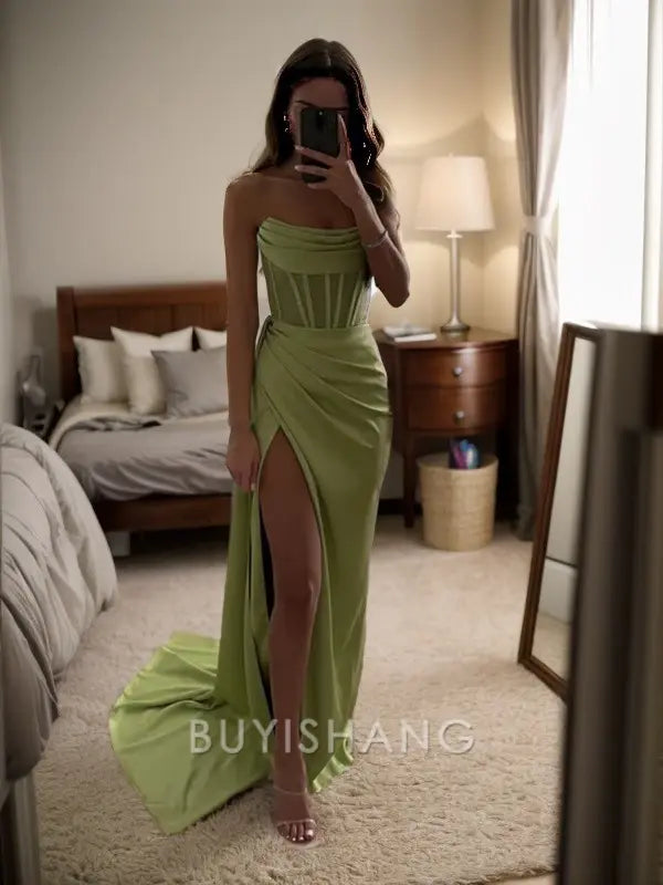 Buyishang Simple Sheath/Column Silk Like Satin Ruched Strapless Sleeveless Sweep/Brush Train Dresses