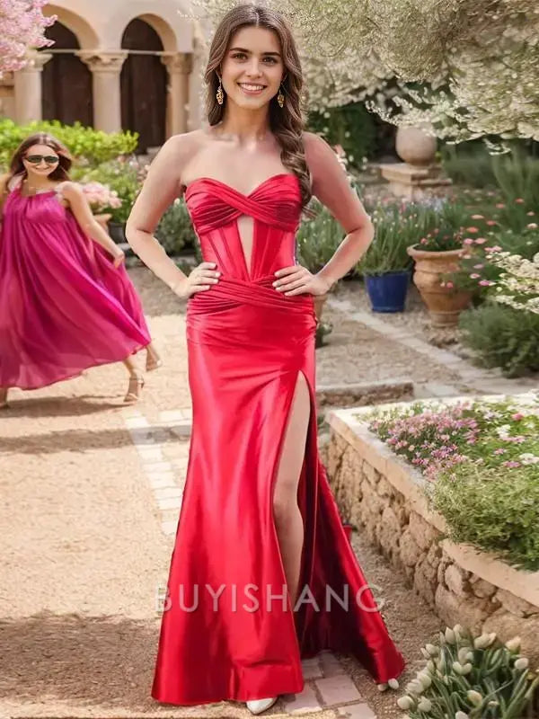 Buyishang Simple Sheath Sweetheart Pleated Chapel Train Silk Like Satin Dress