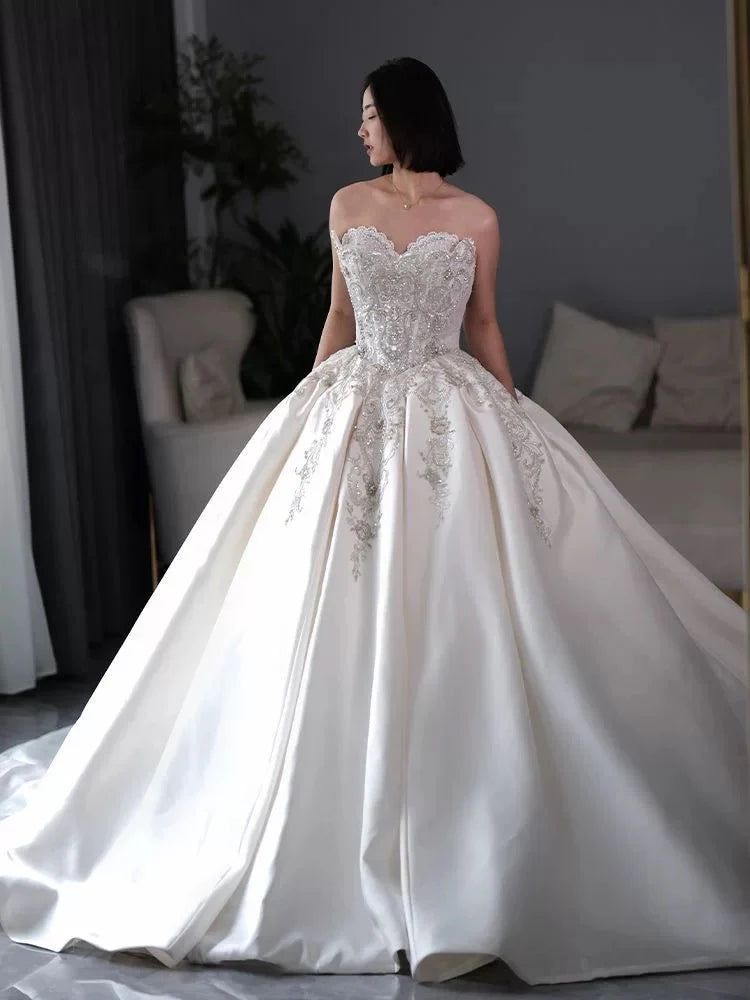 Buyishang Dreamy Ball Gown Sweetheart Sleeveless White Lace Wedding Dresses With Beads dress for wedding