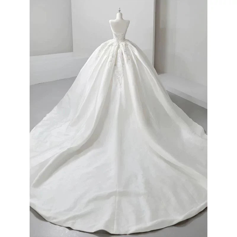 Buyishang Dreamy Ball Gown Sweetheart Sleeveless White Lace Wedding Dresses With Beads dress for wedding