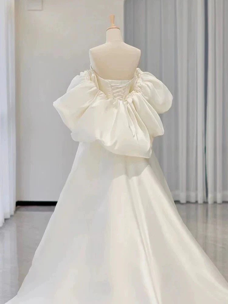 Buyishang Simple Ball Gown Sweetheart Short Sleeves White Satin Wedding Dresses dress for wedding