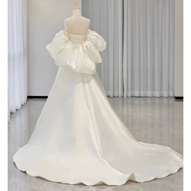 Buyishang Simple Ball Gown Sweetheart Short Sleeves White Satin Wedding Dresses dress for wedding