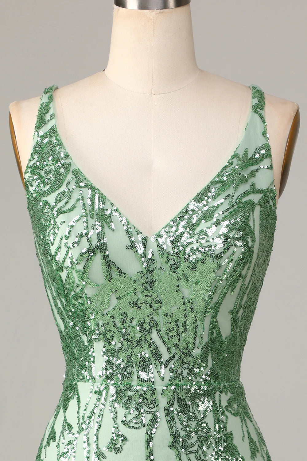 Making Magic Sheath V-Neck Green Sequins Short Homecoming Dress with Backless