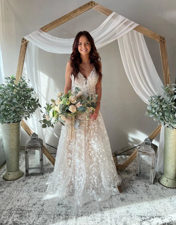 Buyishang Champagne A-Line Spaghetti Straps Key Hole Back Wedding Dress