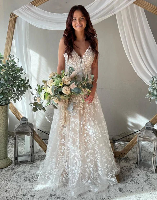 Buyishang Champagne A-Line Spaghetti Straps Key Hole Back Wedding Dress