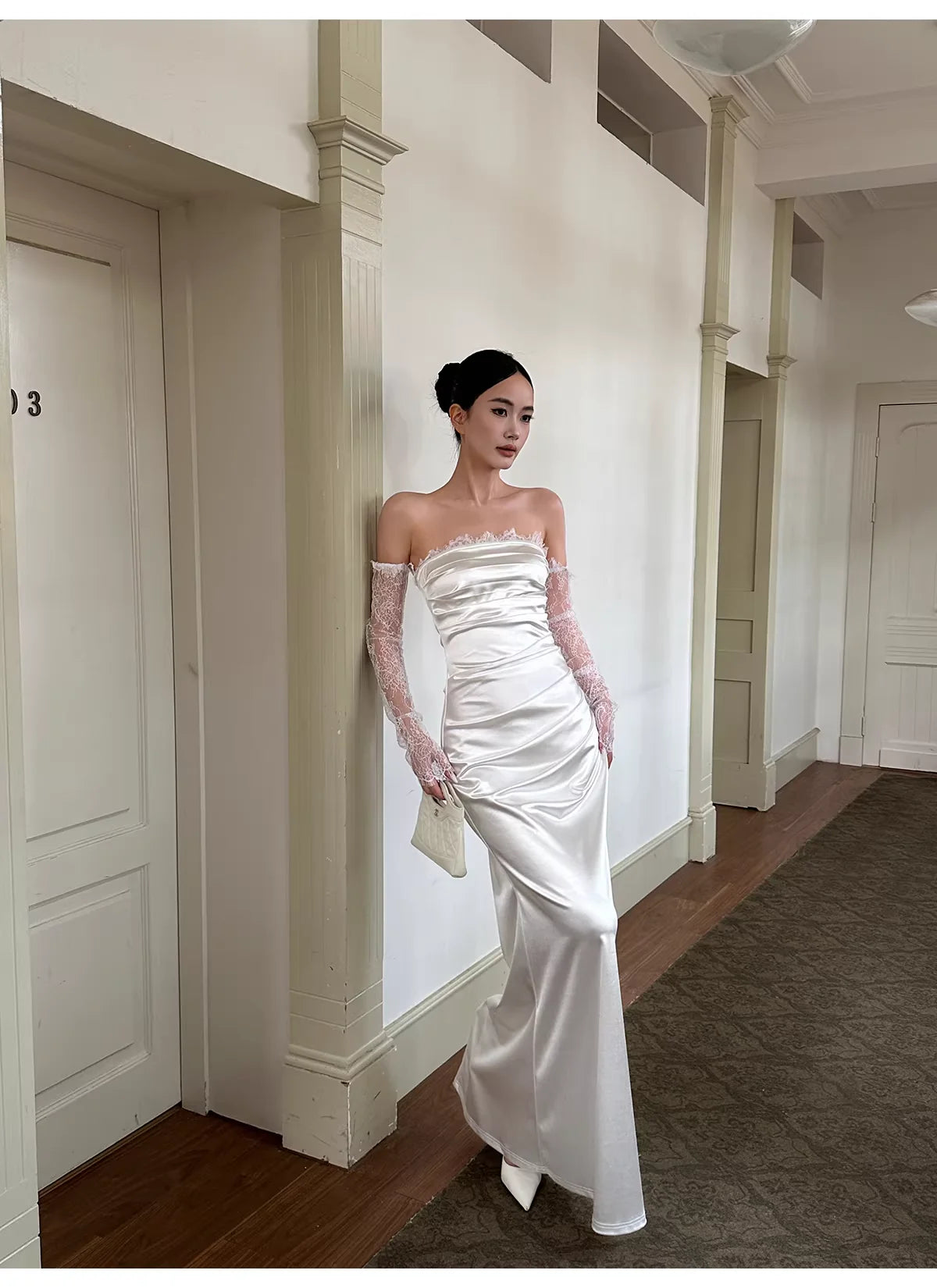 Classy Mermaid Strapless Sleeveless Ruched White Satin Long Evening Dresses