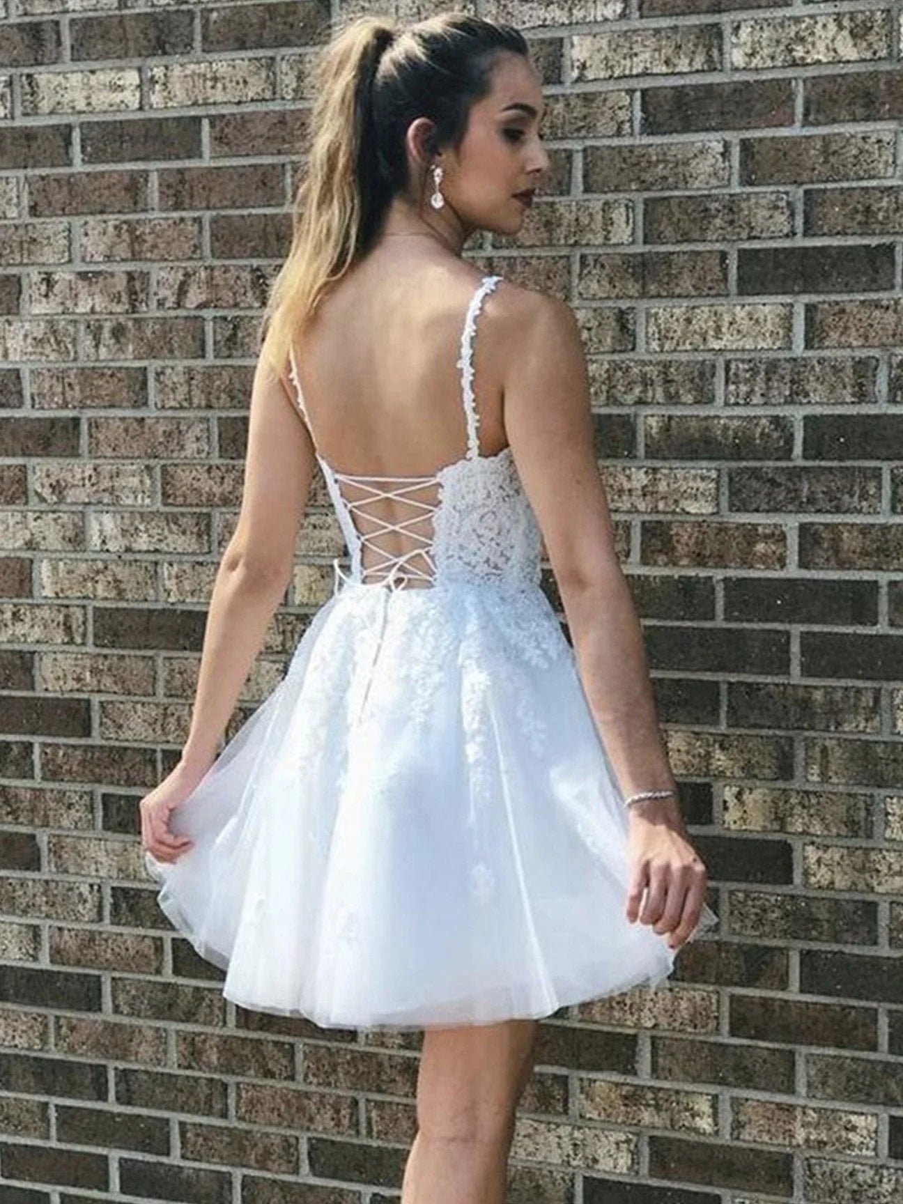 Elegant A-Line V-Neck Sleeveless Lace White Short Homecoming Dress