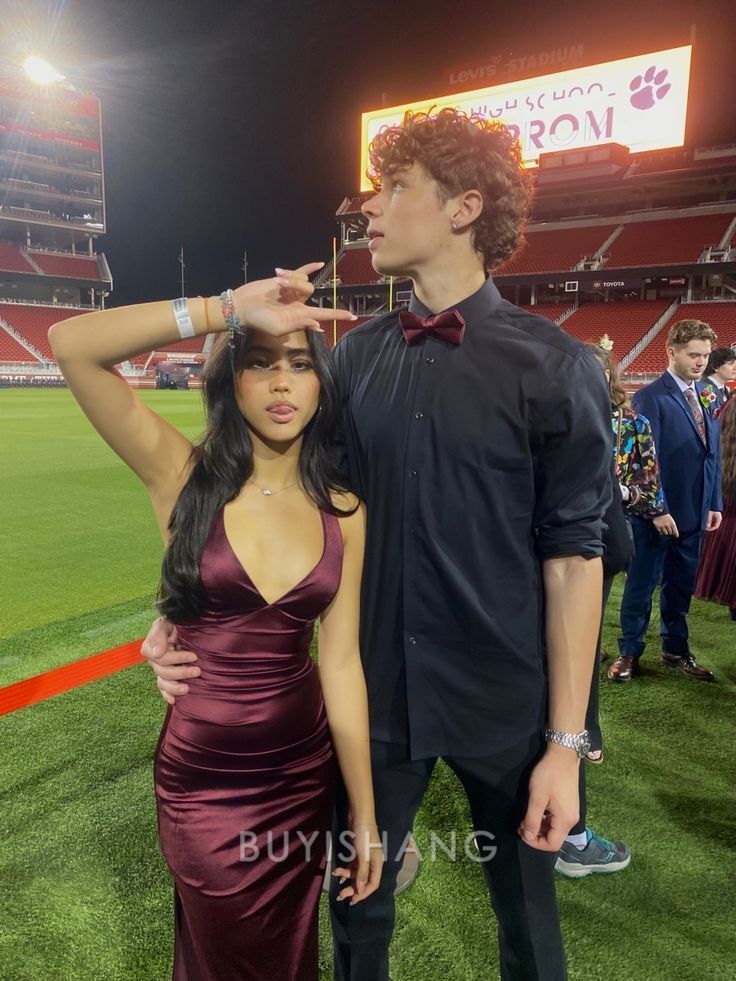 Buyishang Elegant Pretty Sheath Straps Burgundy Slit Long Evening Dress Prom Dresses