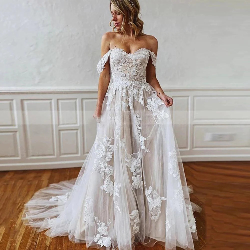 Gorgeous A-line Wedding Dress with Straps Sweetheart Lace Appliques Bride Dress