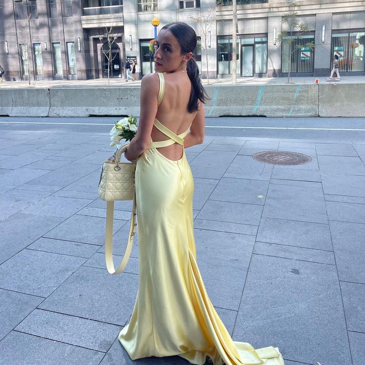 Buyishang Gorgeous Mermaid Spaghetti Straps Floor Length Yellow Evening Dress Backless Prom Dresses