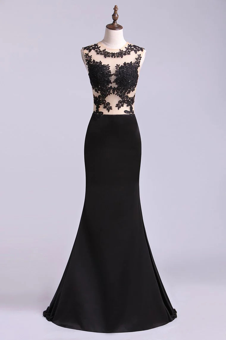 Scoop Mermaid Party Dresses With Applique