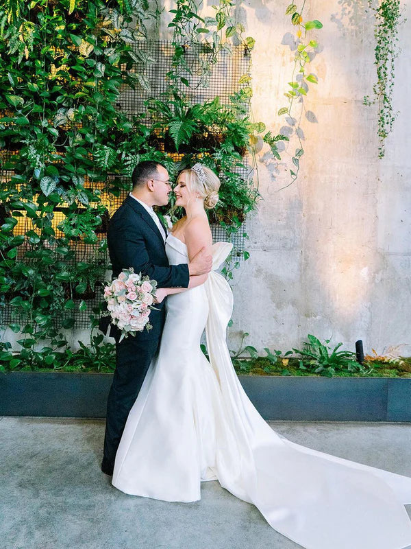 Buyishang Mermaid Strapless Satin Wedding Dresses With Bow-Knot White Wedding Dress