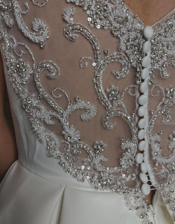 Buyishang Noble A-line V-Neck Chapel Train Satin Wedding Dress With Beading