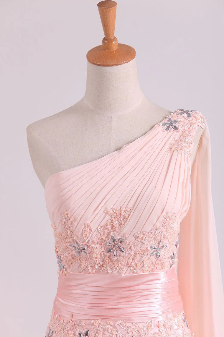 A Line Party Dresses With Applique & Ruffles Floor Length