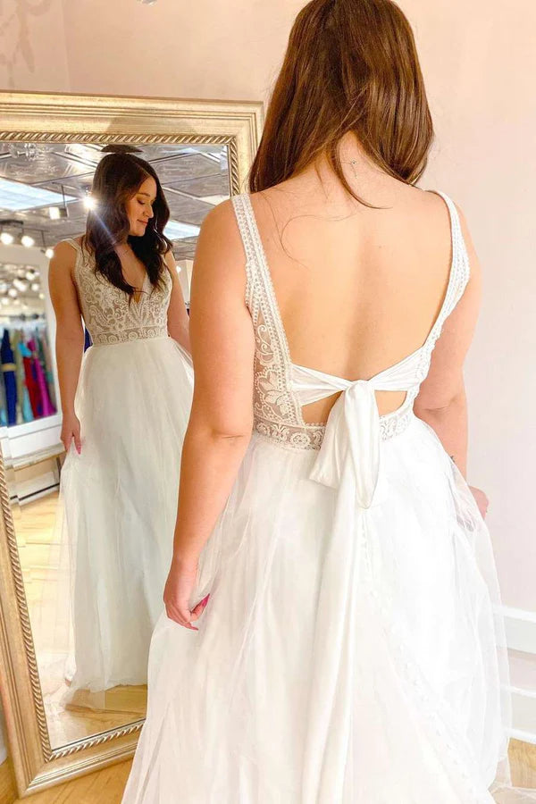 Buyishang White Lace V-Neck Backless A-Line Tulle Wedding Dress