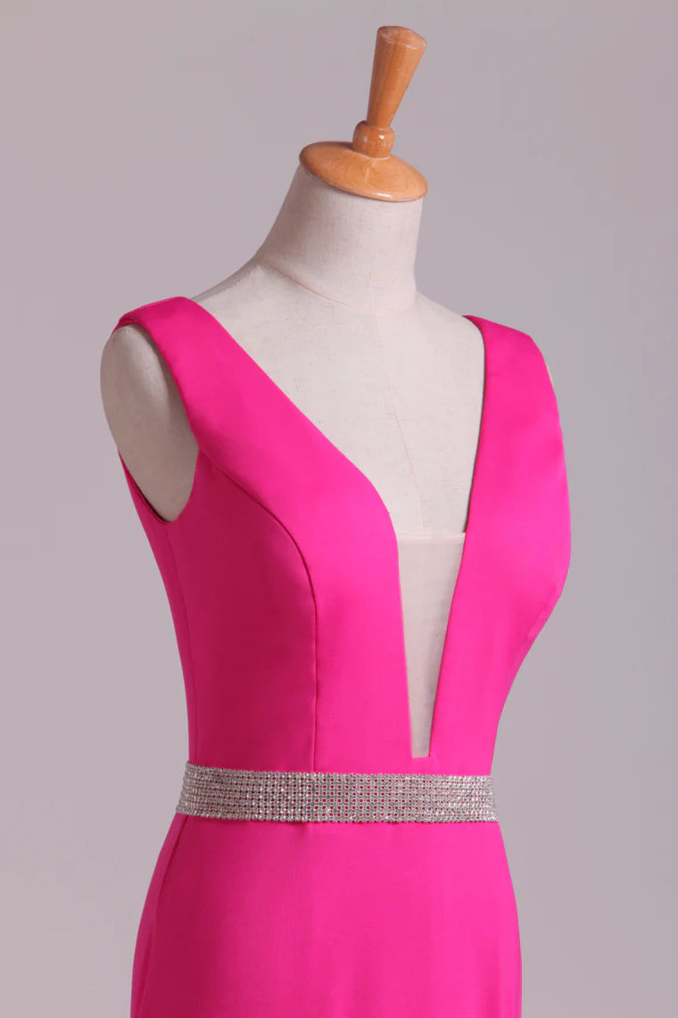 Party Dresses Open Back Column V Neck Beaded Waistline Sweep Train