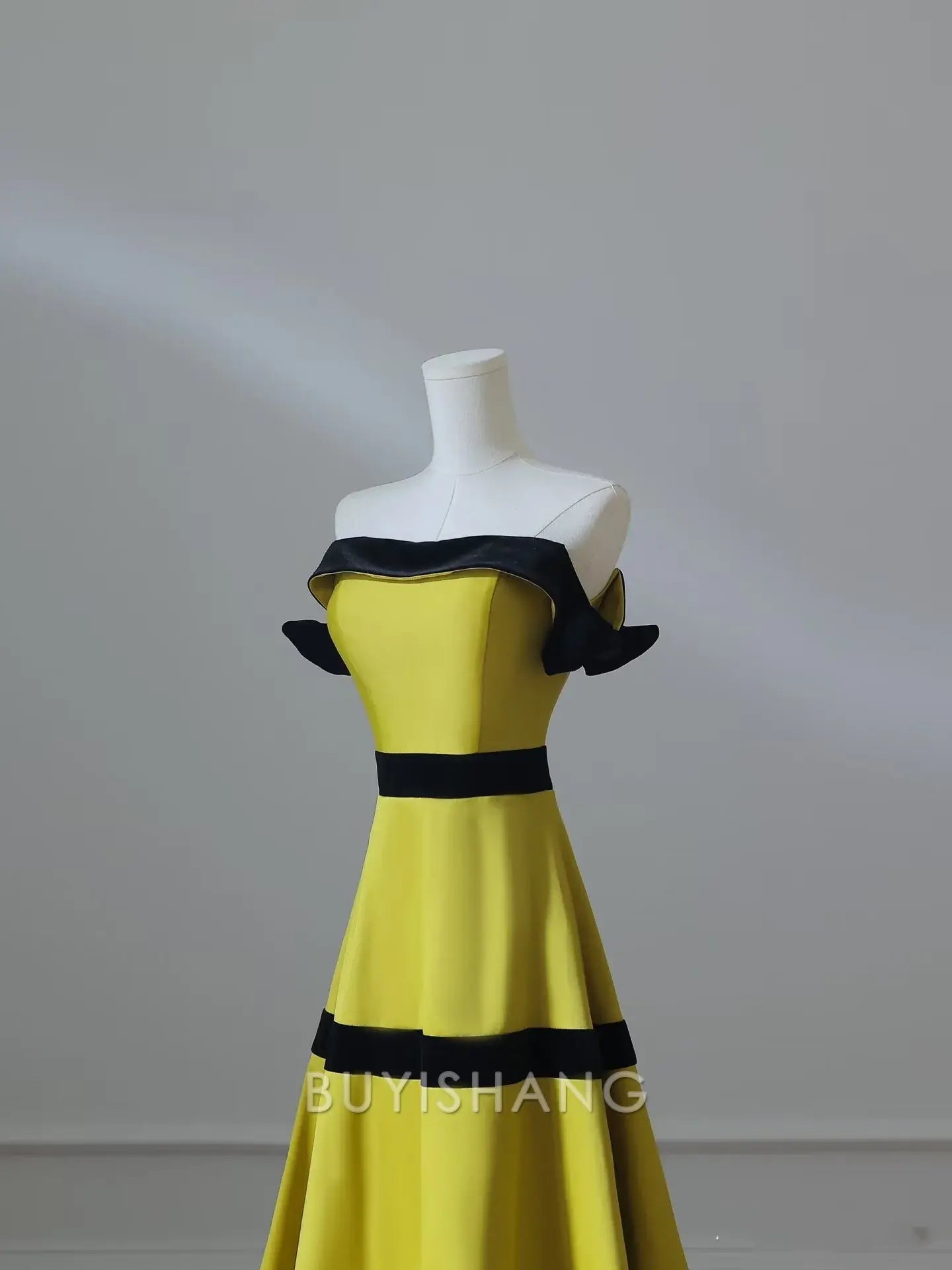 Buyishang Sexy A Line Strapless Satin Yellow Long Prom Dresses Evening Gowns