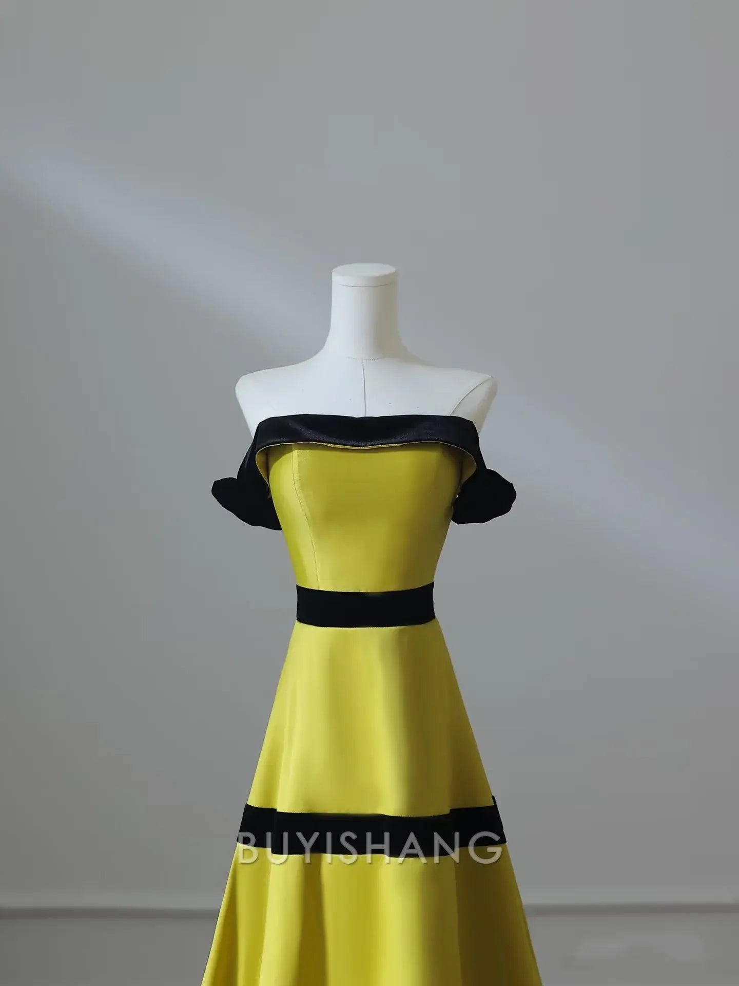 Buyishang Sexy A Line Strapless Satin Yellow Long Prom Dresses Evening Gowns