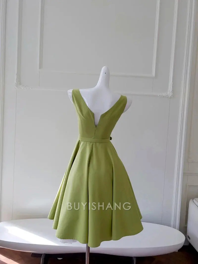 Buyishang Simple A line Straps Green Short Homecoming Dresses Birthday Outfit