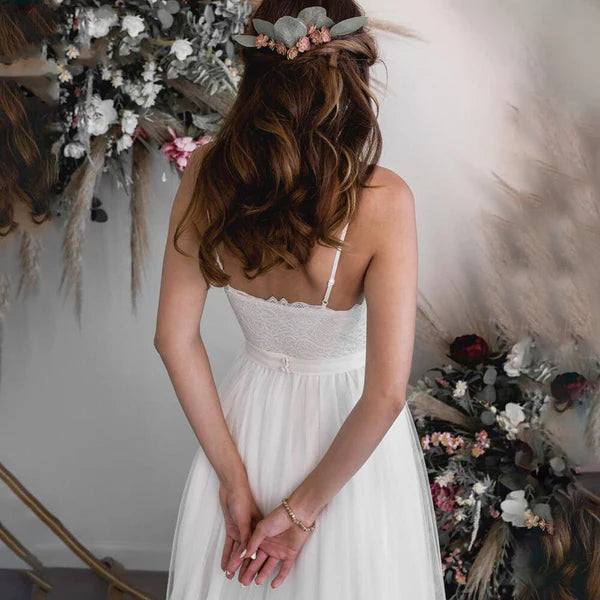 Buyishang A-Line Tulle Spaghetti Straps Wedding Dresses With Lace Appliques