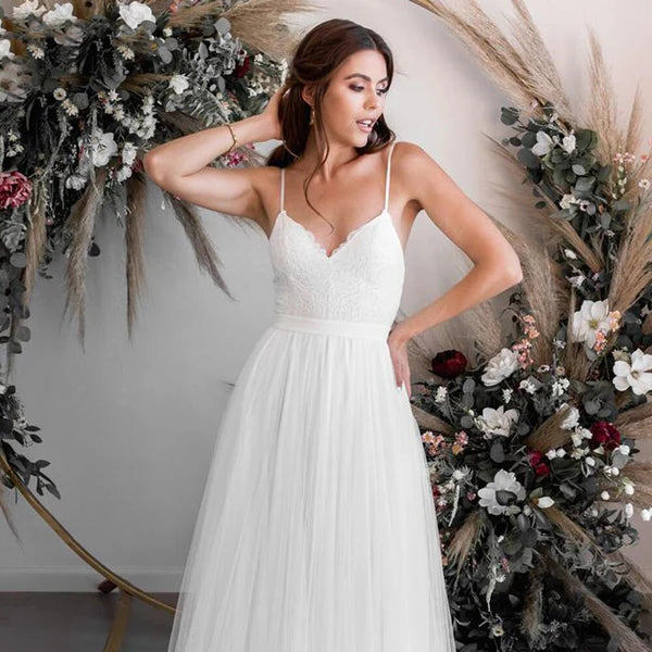 Buyishang A-Line Tulle Spaghetti Straps Wedding Dresses With Lace Appliques