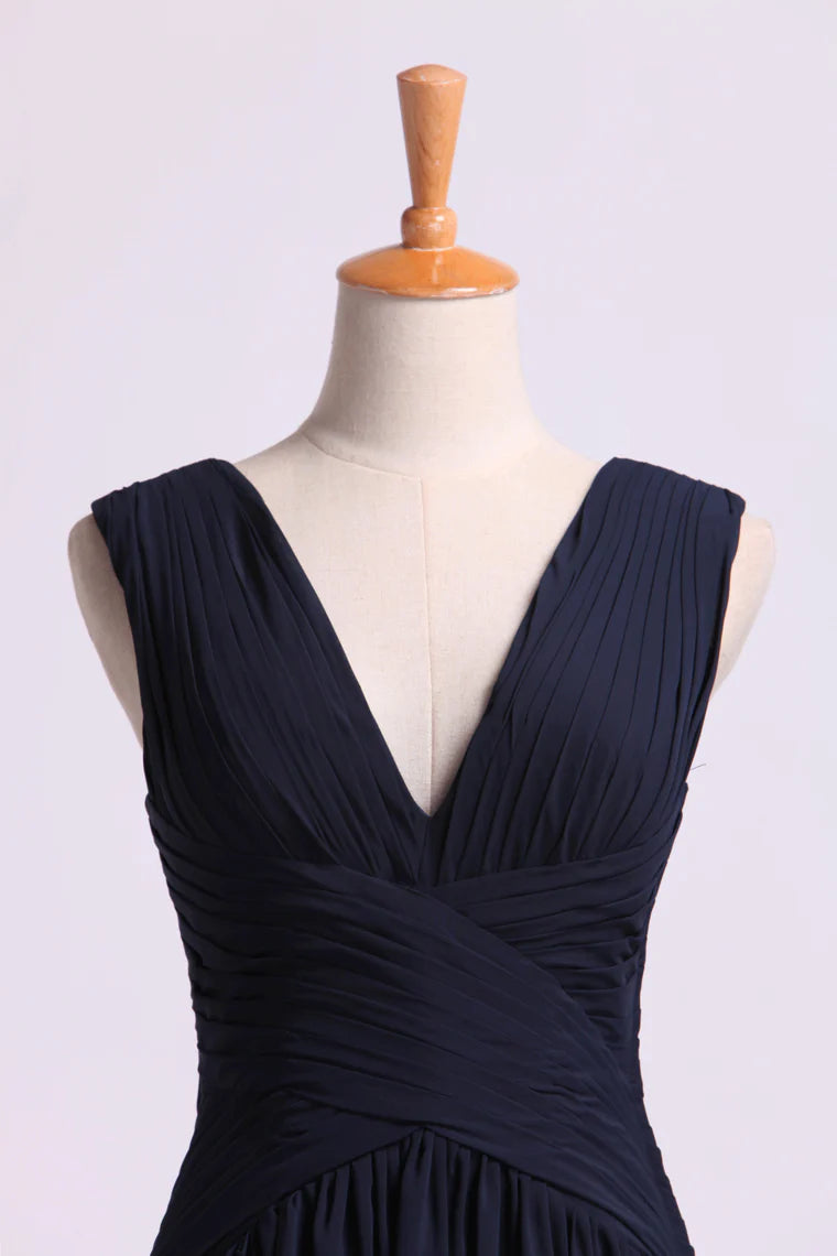 V-Neck Party Dress A-Line With Ruffles Court Train Chiffon