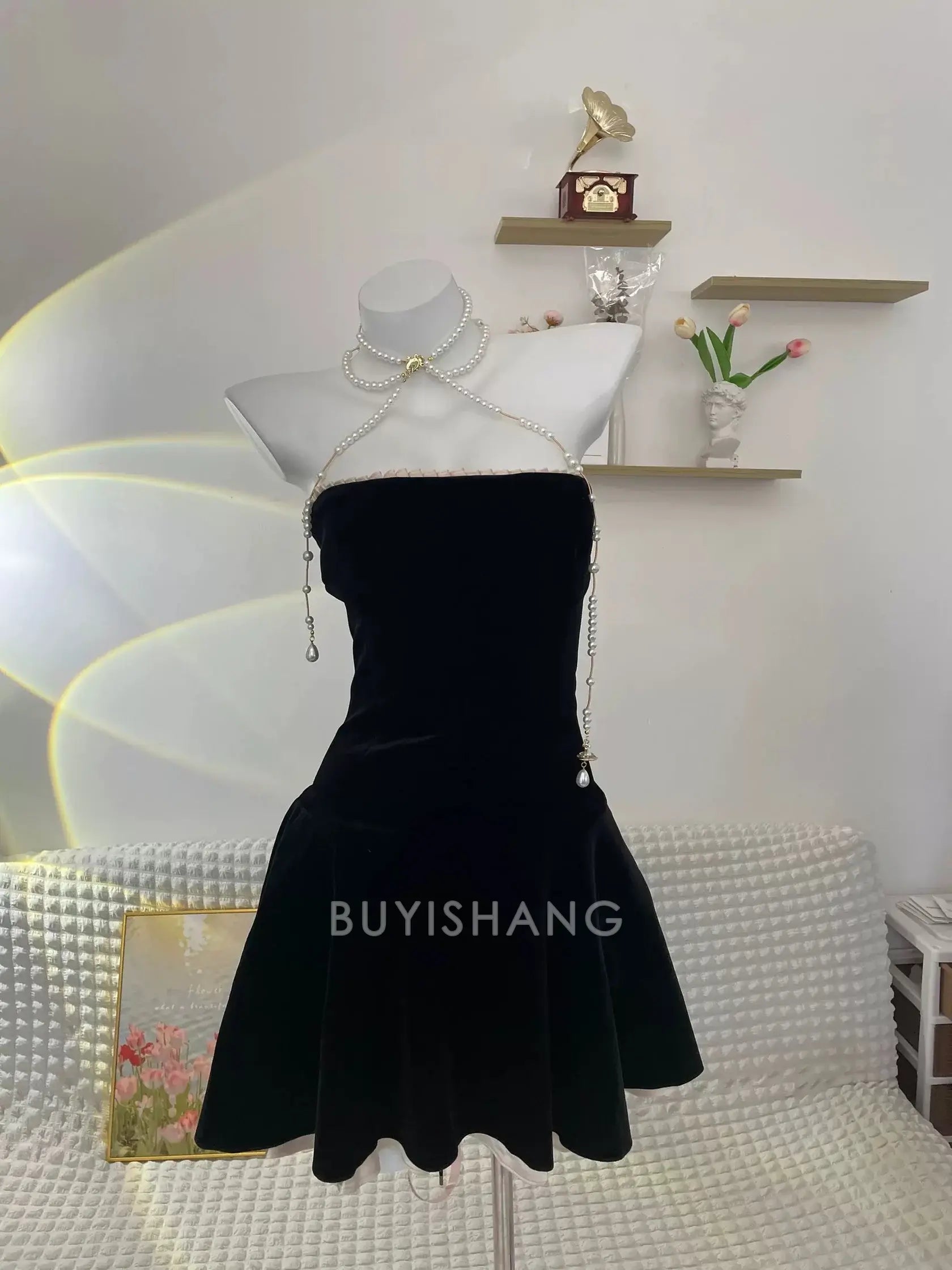 Buyishang Vintage A Line Strapless Black Velvet Birthday Outfits Short Homecoming Dress