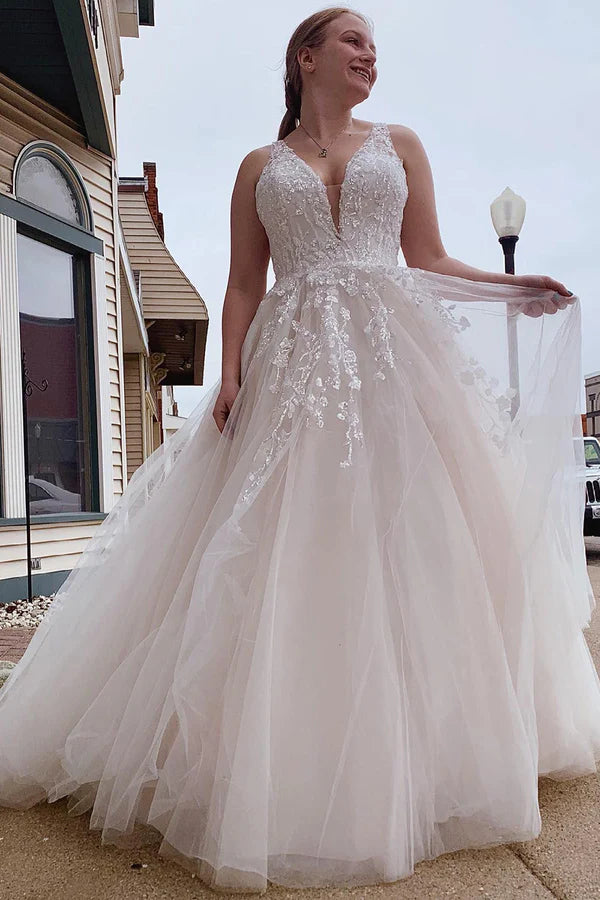 Buyishang A-Line Tulle Sparkly White Wedding Dress with Appliques